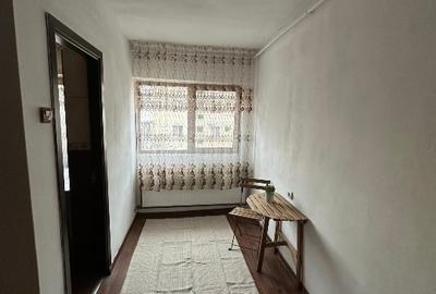 Vanzare garsoniera confort 1, pe strada 9 Mai, etajul 2 - 5