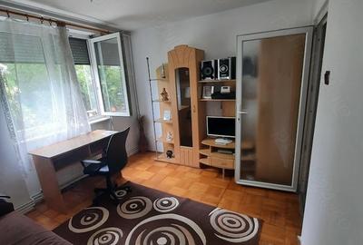 Apartament cu 2 camere decomandat în UTA - 1