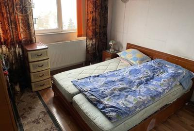 Apartament 3 camere decomandat etaj 8/10 ,zona Progresu - 2