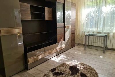 De inchiriat - casa P+1E+M - zona Port, langa liceul de Marina - 2