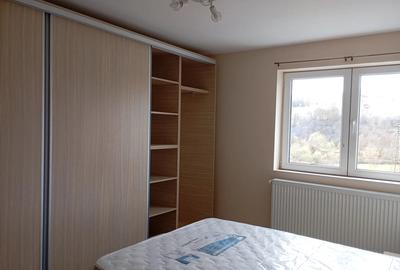 Apartament cu 2 camere decomandat în Petros - 2