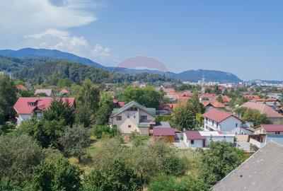 Casa / Vila -Spatiu Generos pentru Locuinta, Birouri sau Educationale - 11