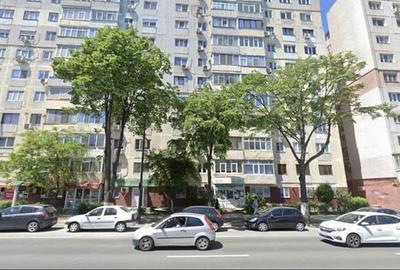 Spațiu comercial, de 52 mp, în Casa de Cultură - 2