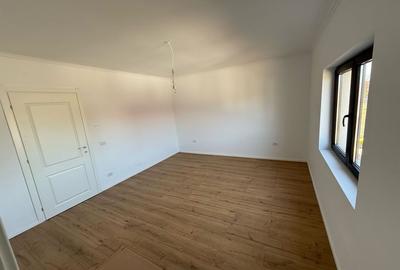Tunari -  Central * Casa 4 camere - 12