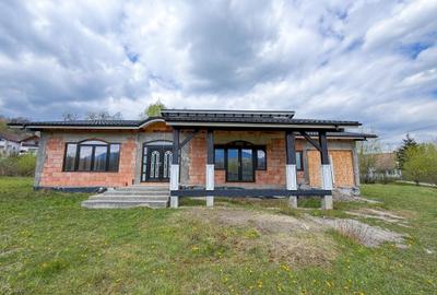 Casă individuală cu 6 camere cu Teren 1077 Mp în Bran - 5