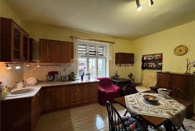 Casa +spatiu comercial zona Centrul Vechi - 1