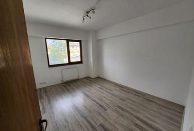 Apartament cu 3 camere decomandat în Vest - 3