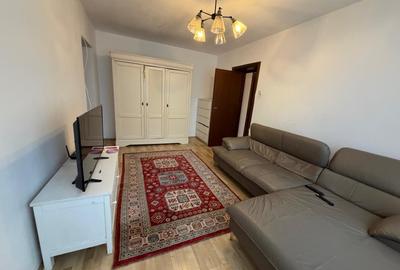 Apartament cu 3 camere semidecomandat, mobilat în Baba Novac