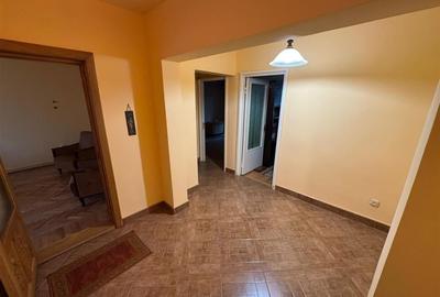 Apartament 3 camere, etaj 1, zona Garii , decomandat, parcare - 16