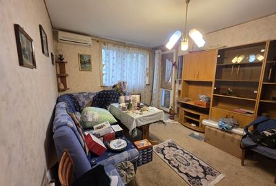 Titan, chiar la intrare in Parcul IOR, pe Lunca Bradului, la Scoala 195 - 6