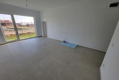 COMISION%. BLOC NOU in ORAS. Gradina proprie - 3