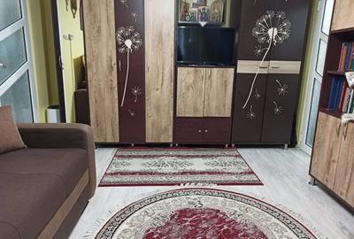 Apartament cu 2 camere, etaj 2/4, zona Alexandru cel Bun - 2