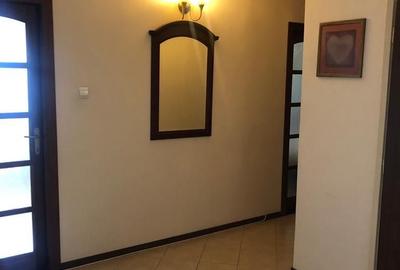 Apartament cu 3 camere decomandat, mobilat în Circumvalațiunii - 14