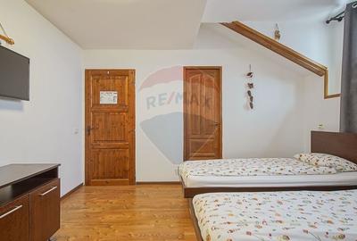 Casă cu 9 camere cu Teren 888 Mp în Sohodol - 30