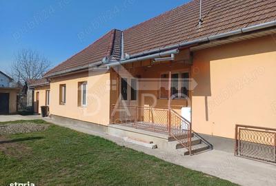 Casă cu 4 camere cu Teren 645 Mp în Sântana de Mureș