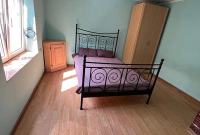 Casă cu 3 camere cu Teren 500 Mp în Central - 2
