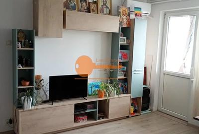 Apartament cu 2 camere semidecomandat, mobilat în Tineretului