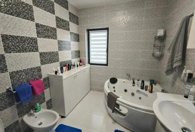 Casă cu 5 camere cu Garaj în Crasna - 11