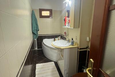 Apartament trei camere complet renovat + boxă - zona Liceu Pedagogic Apartament trei camere complet renovat + boxă - zona Liceu Pedagogic - 6