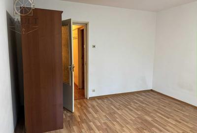 Garsoniera - LANGA METROU - Costin Georgian - 1