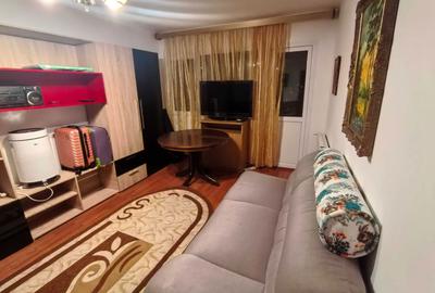 Apartament cu 2 camere decomandat în Micro 6 - 4