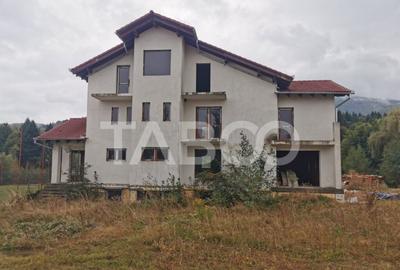 Spațiu comercial, de 480 mp, în Stațiunea Climaterică Sâmbăta - 1