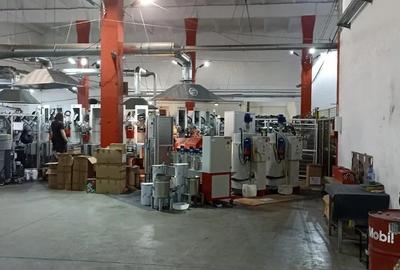 Spațiu comercial, de 10,379 mp, în Central - 13