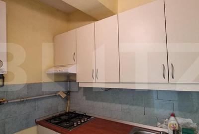 Garsoniera, zona Ostrovului et.4/4 - 4