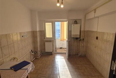 Apartament cu 3 camere decomandat în Obor - 7
