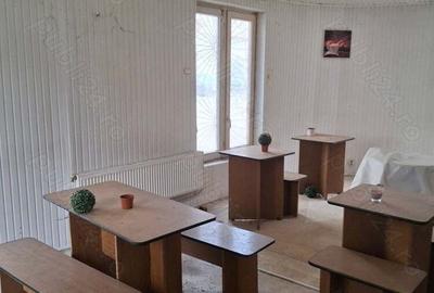 Spațiu comercial, de 71 mp, în Central - 3