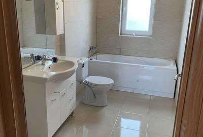 Casă cu 4 camere în Peciu Nou - 1