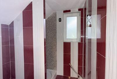 Casă cu 6 camere cu Teren 5600 Mp în Golești - 5