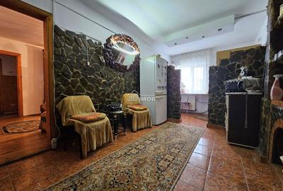 Apartament cu 3 camere semidecomandat în Micro 5 - 7