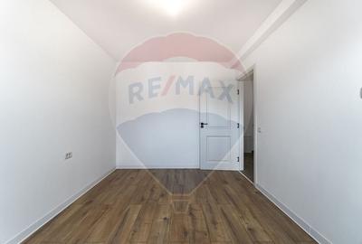 Casă cu 8 camere cu Teren 500 Mp în Tărlungeni - 14