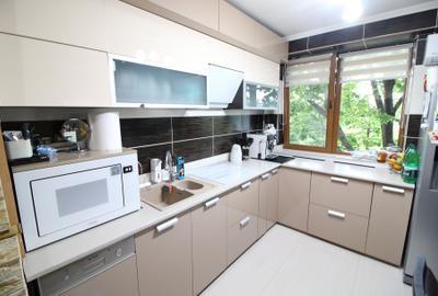 Apartament cu 3 camere decomandat în Micro 17 - 2