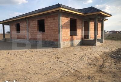 Casă cu 4 camere cu Teren 600 Mp în Botiz - 8
