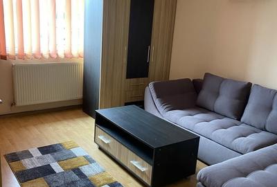 Garsonieră decomandată în Central - 2