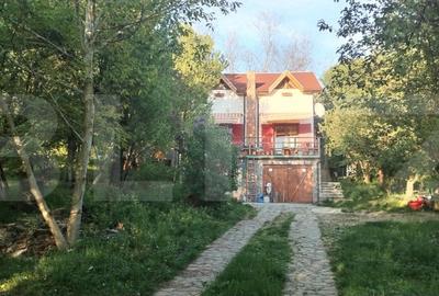 Casa/Vila, 110mp/5286mp teren , zona Pucioasa