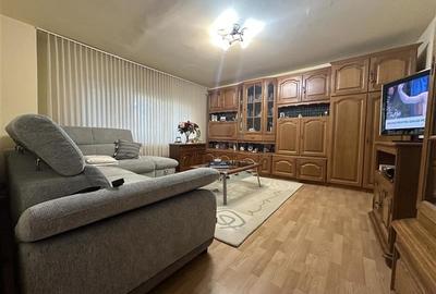 Decomandat la Parter cu Garaj - 2