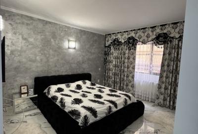 Casă individuală cu 9 camere cu Canalizare în B-dul București - 7