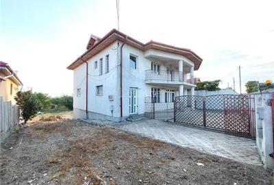 Casă cu Teren 1400 Mp în Mărăcineni