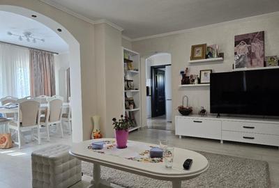 Vila D+P+M, Zona -Episcopia, teren 513 mp, lux, SC-310 , garaj, gaz - 12