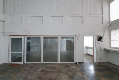 Spațiu industrial, în Tractorul - 2