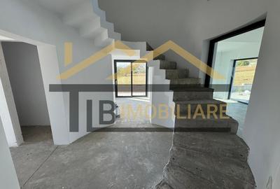 Casa individuala 4 camere, 181 mp utili, teren 822mp, zona Unirii - 15