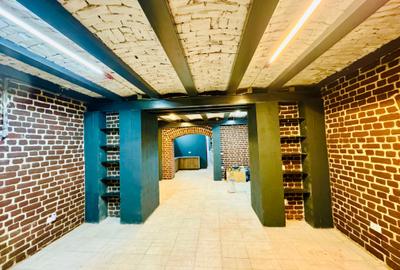 Universitate / Spatiu de Birou Renovat / Demisol / Acces Individual / IdShowroom - 10