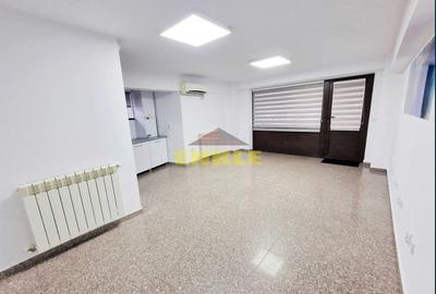 Birou, de 47 mp, în Central - 2