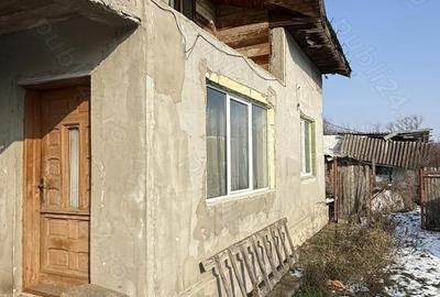 Casă cu 2 camere cu Teren 3700 Mp în Gămănești - 8