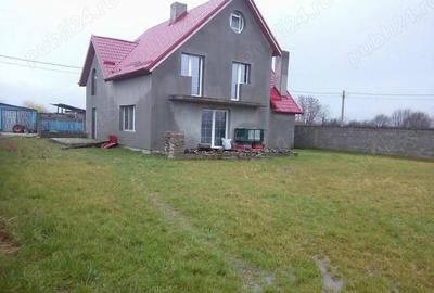 Casă cu 4 camere cu Teren 900 Mp în Gavojdia - 2