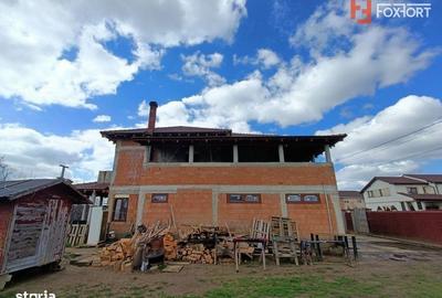 Casă cu 4 camere cu Teren 1088 Mp în Chișoda