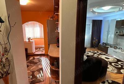 Apartament cu 3 camere decomandat în Sărari - 5